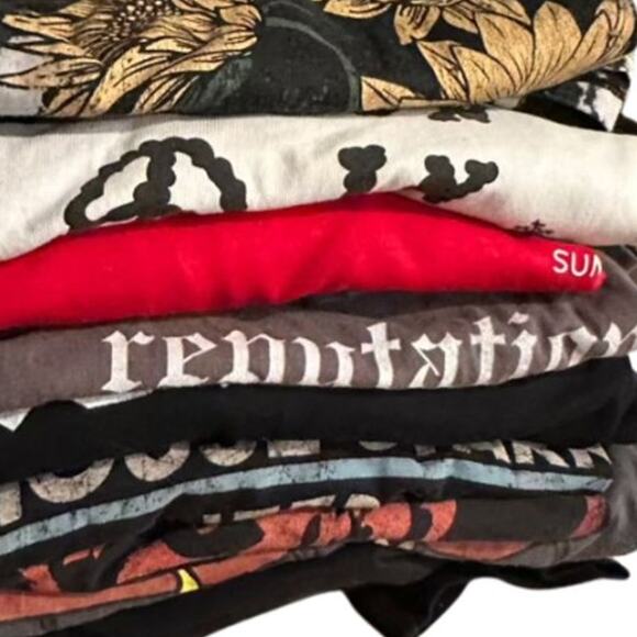 15 Piece Mystery T-Shirt Bundle Sizes Small to XL - Picture 2 of 5